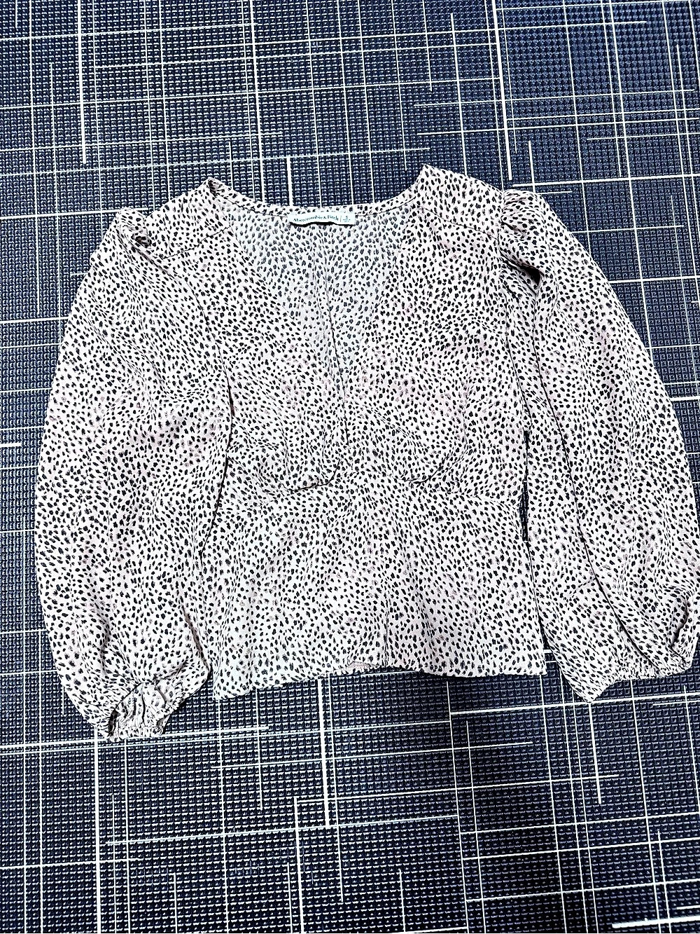 Abercrombie & Fitch Animal Print Blouse in Pink & Black Size Small Like New